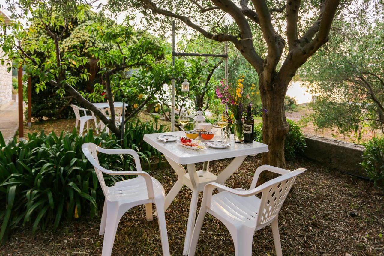 Apartments Eugenio Turizam Soline  Εξωτερικό φωτογραφία