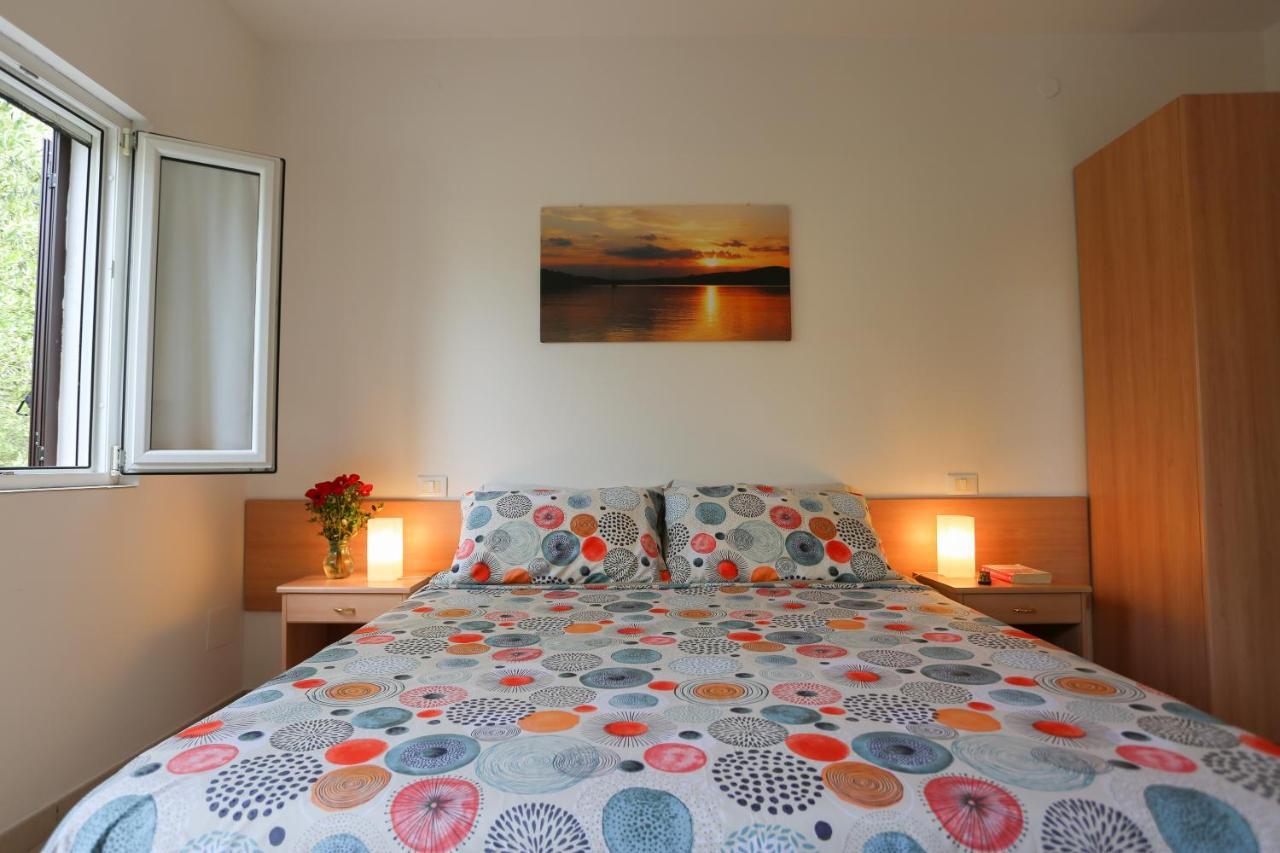 Apartments Eugenio Turizam Soline  Εξωτερικό φωτογραφία