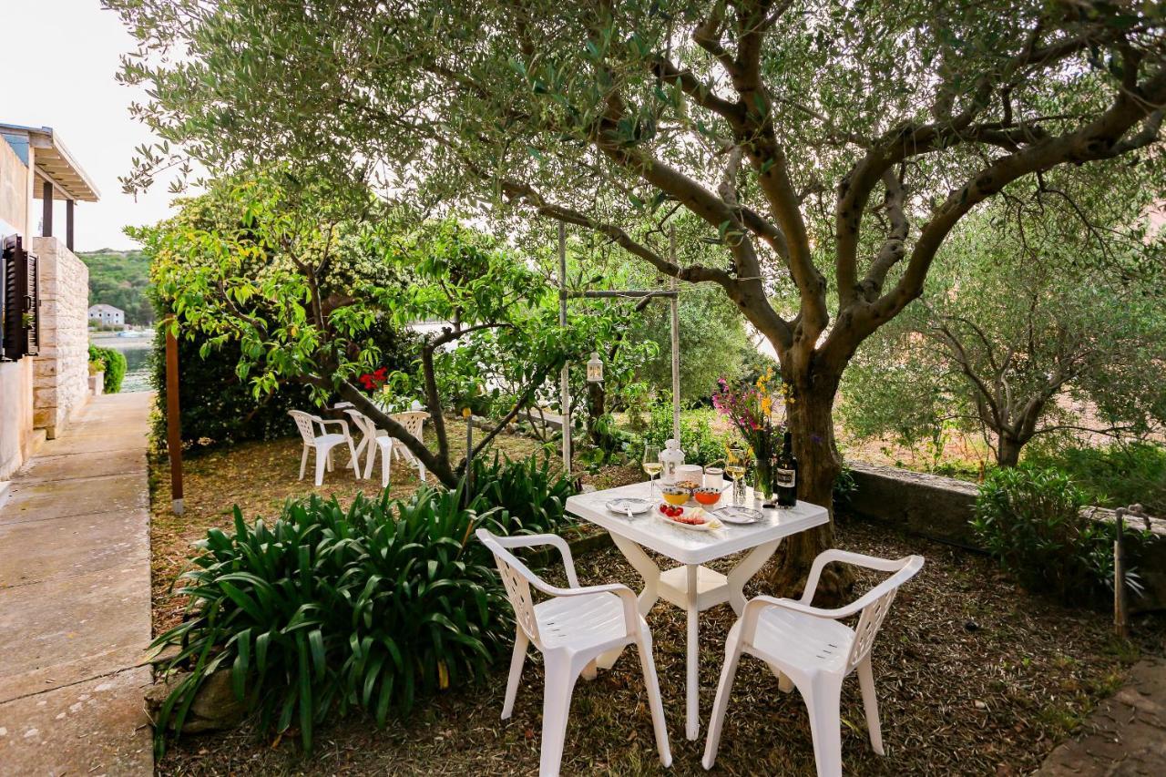 Apartments Eugenio Turizam Soline  Εξωτερικό φωτογραφία